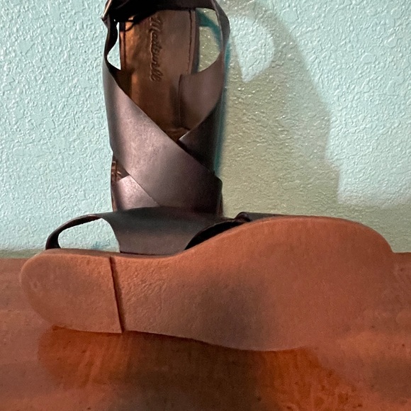 Reposhing - Picture 2 of 2